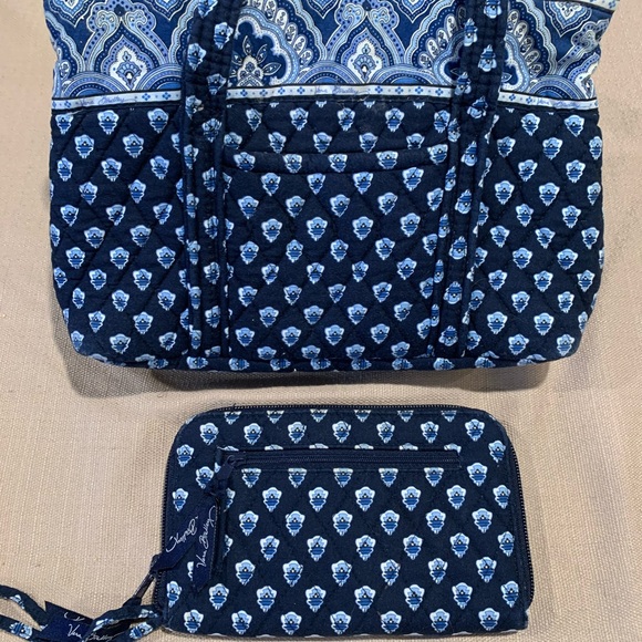Vera Bradley Navy and Light Blue Tote Set - Picture 1 of 11